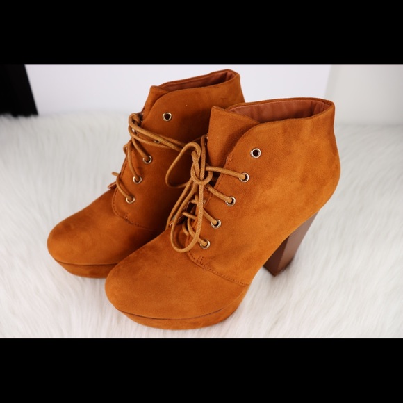 Bella Marie Shoes - ALMOND TOE PLATFORM LACE UP HEELS